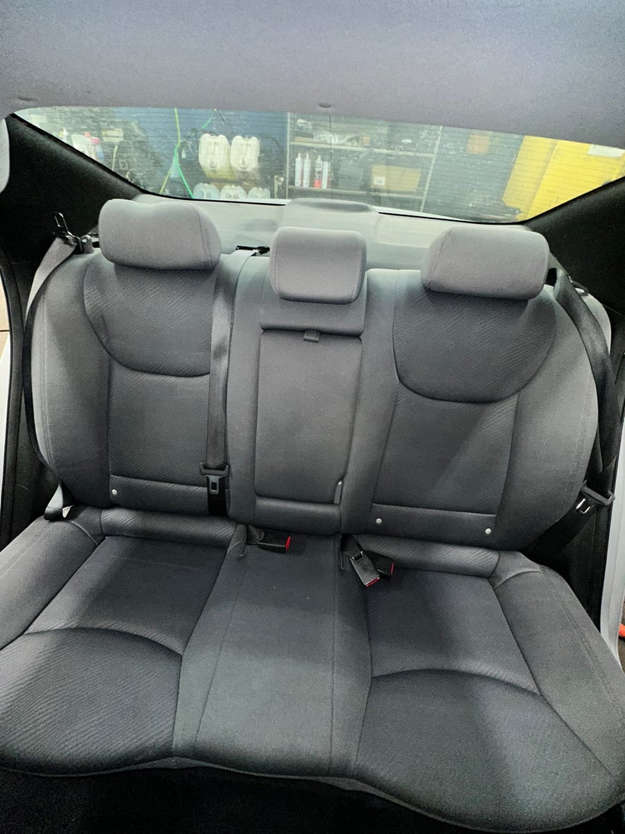 Hyundai Elantra fabric rear seats clean after deep cleaning